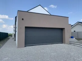 <strong>Brány</strong>